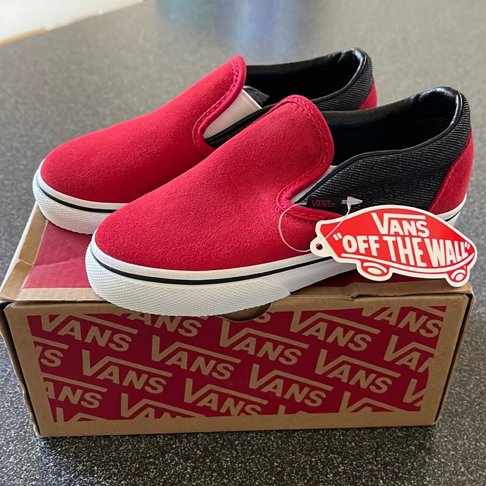New in Box Vans Classic Slip On Red Suede 10 Toddler